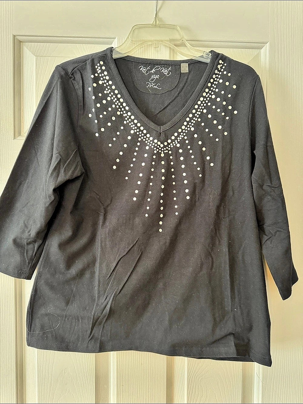 Knit de Knit Long Sleeve Studded V-Neck Top in Black Size XL Petite